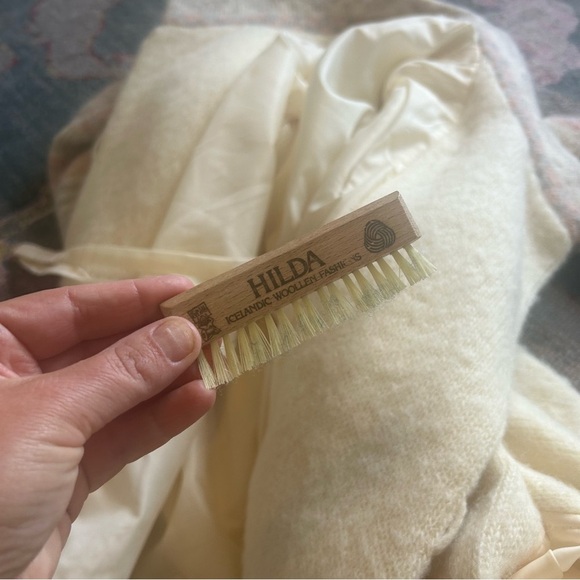 Hilda LTD wool trench coat with buttons-made in Iceland VGUC with brush - Picture 5 of 9